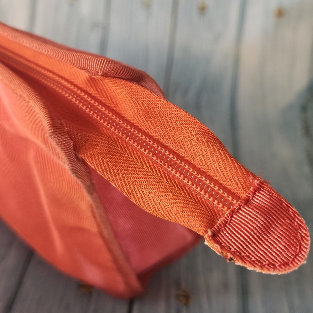 π₯Valentino Garavani Clutch/Zippered Vintage Canvas Coral Red Bagπ₯ - Picture 6 of 15